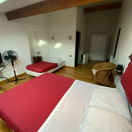 Inn Des Trois Ami-es